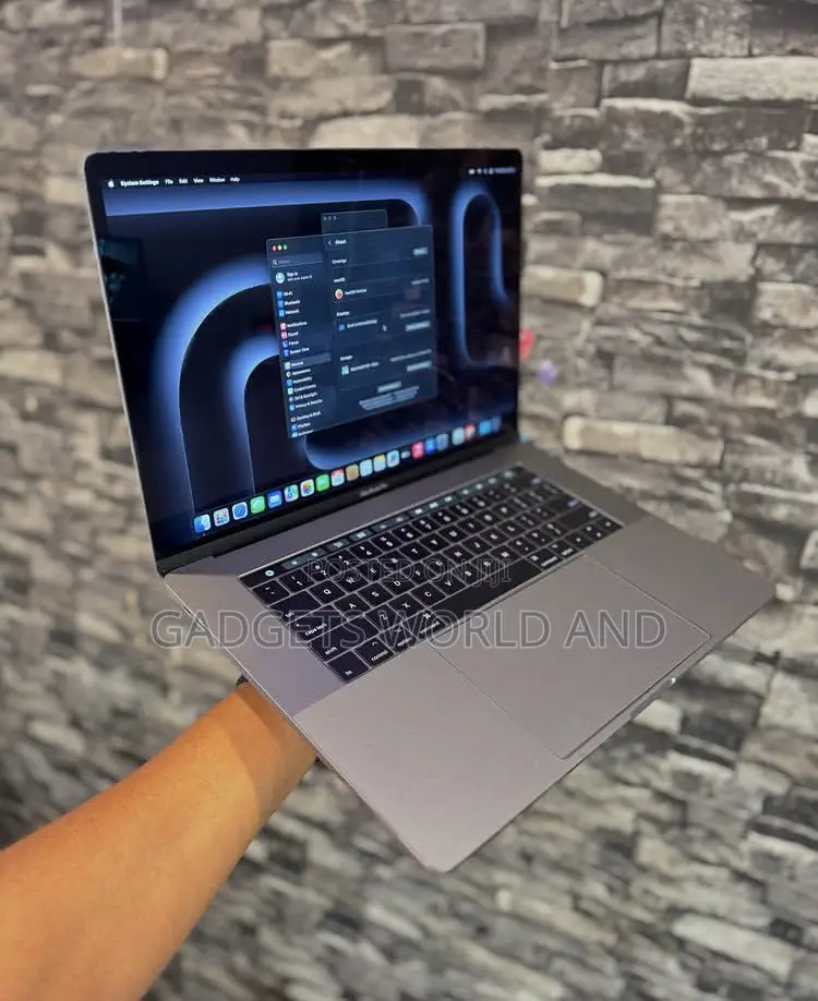 Laptop Apple MacBook Pro 2017 16GB Intel Core i7 SSD 256GB