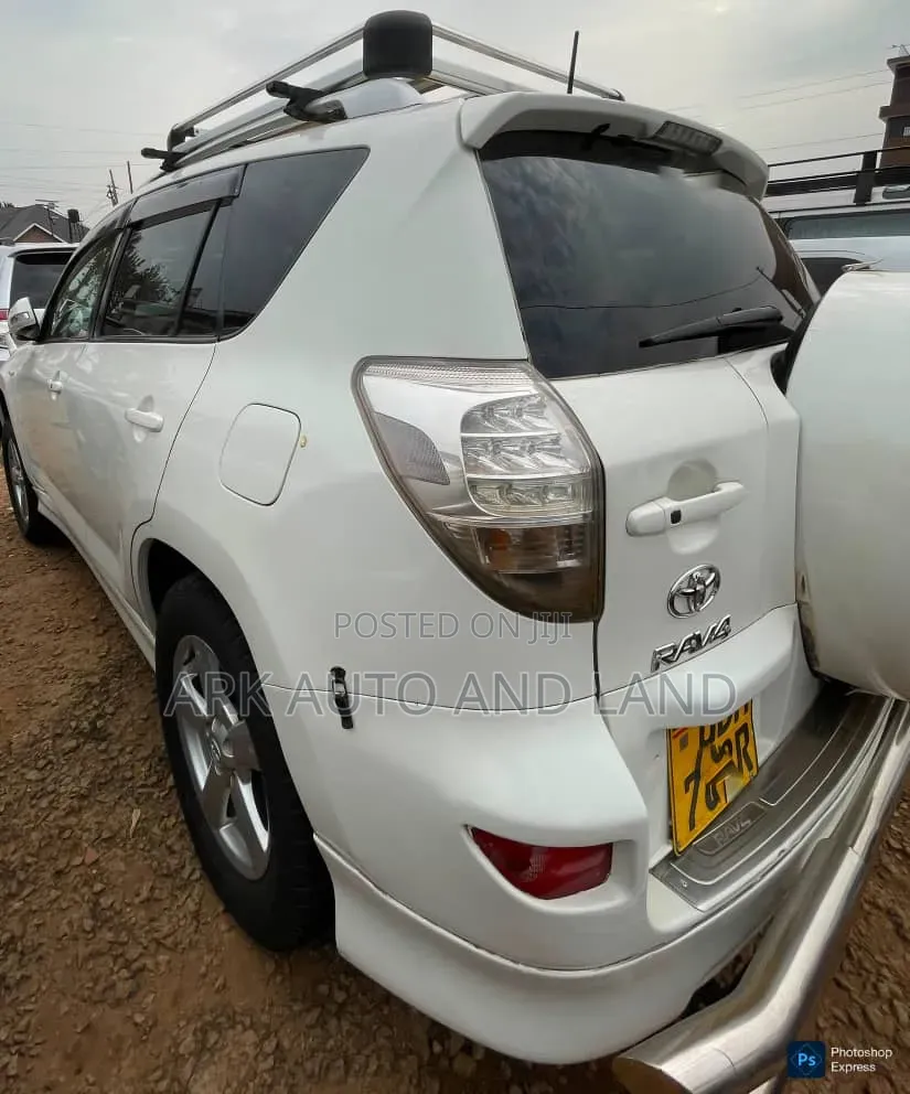 Toyota RAV4 2009 White