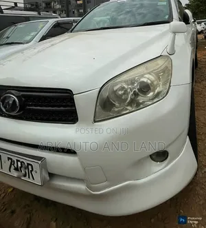 Toyota RAV4 2009 White