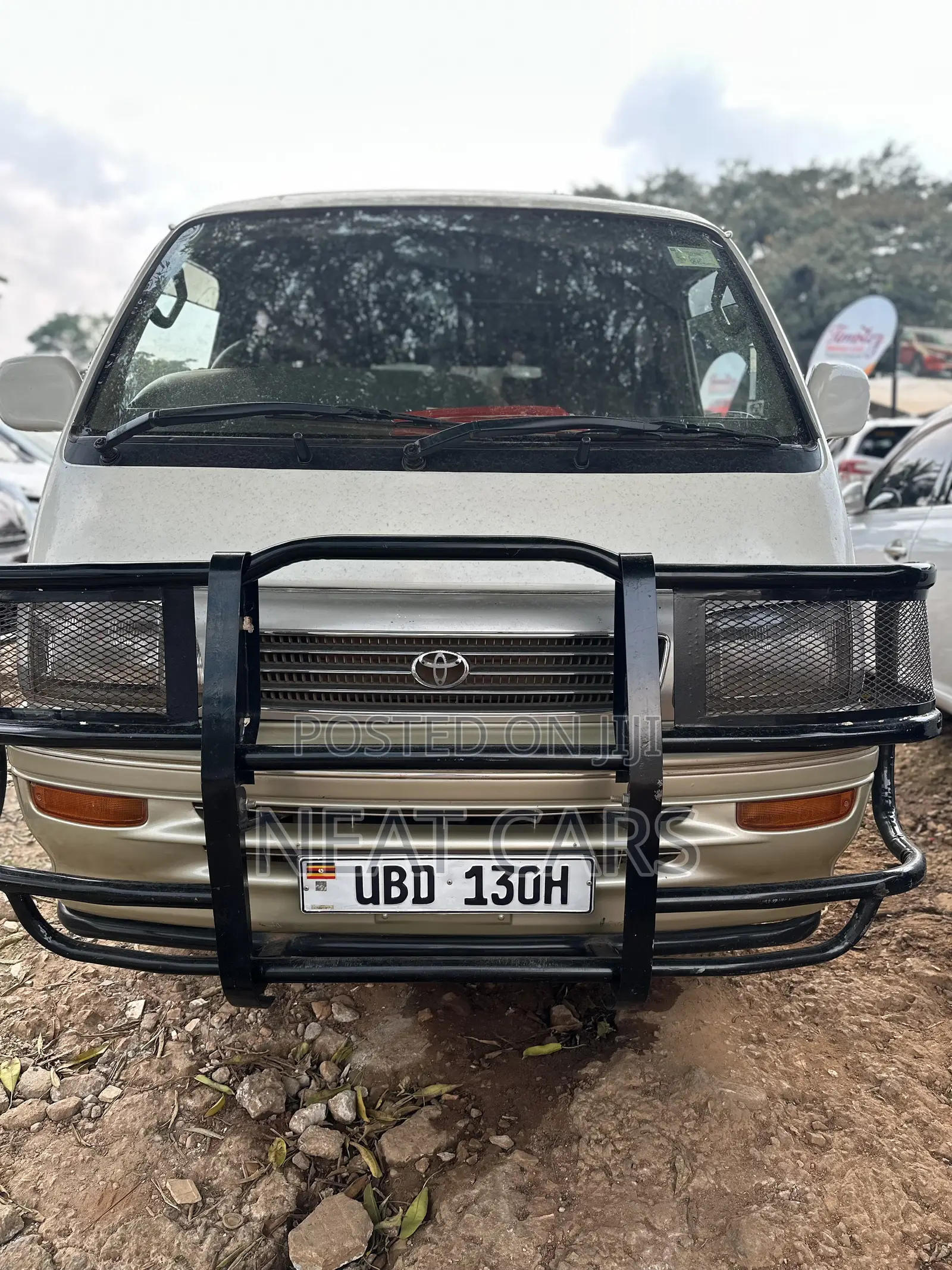 Toyota HiAce 2002 White