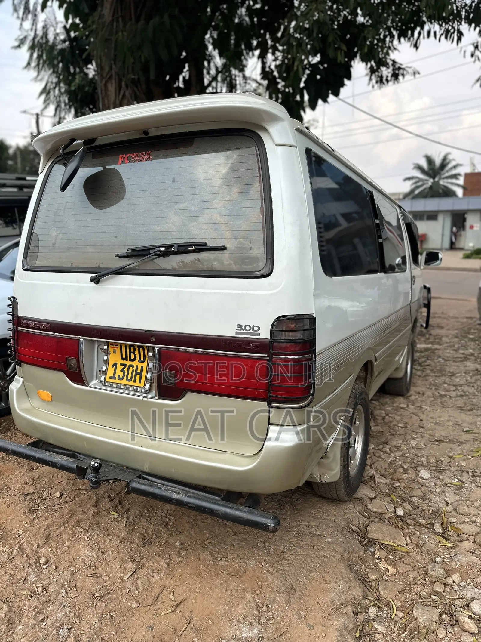 Toyota HiAce 2002 White