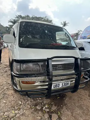 Toyota HiAce 2002 White
