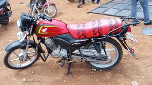 Honda CBR 2021 Red