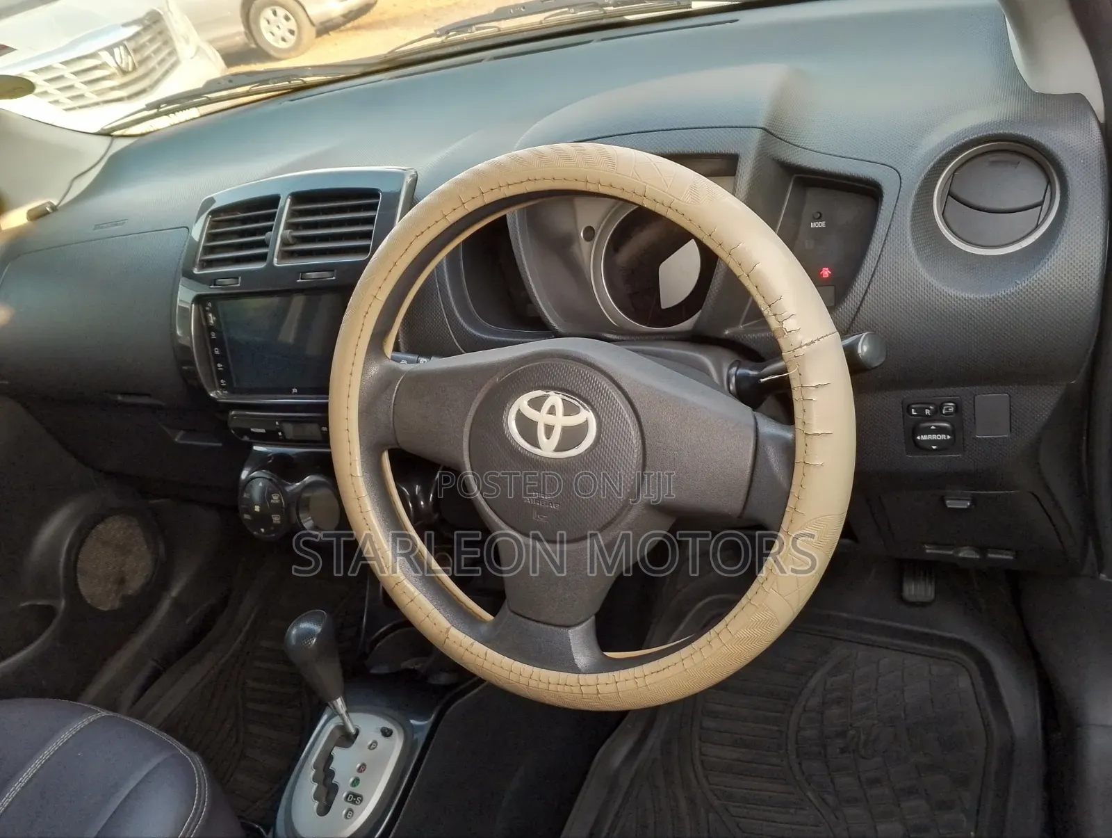 Toyota IST 2010 White