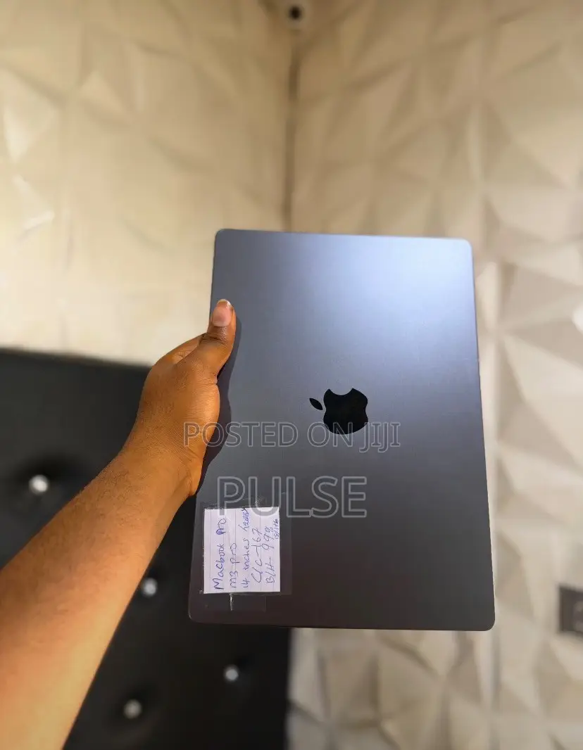 Laptop Apple MacBook Pro 2023 M3 8GB Apple M3 SSD 256GB