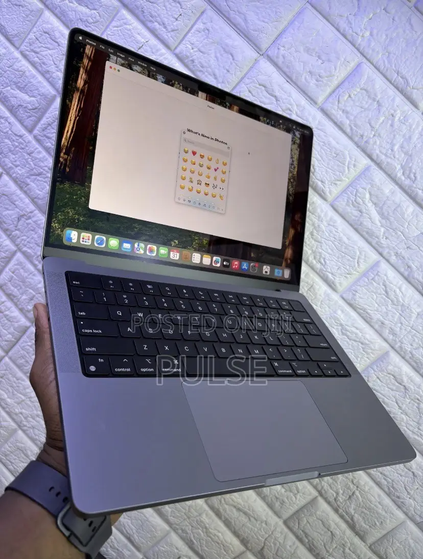 Laptop Apple MacBook Pro 2023 M3 8GB Apple M3 SSD 256GB