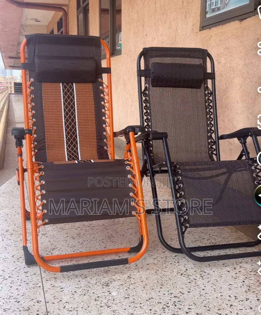 Adjustable Folding Zero Gravity Lounge Chairs