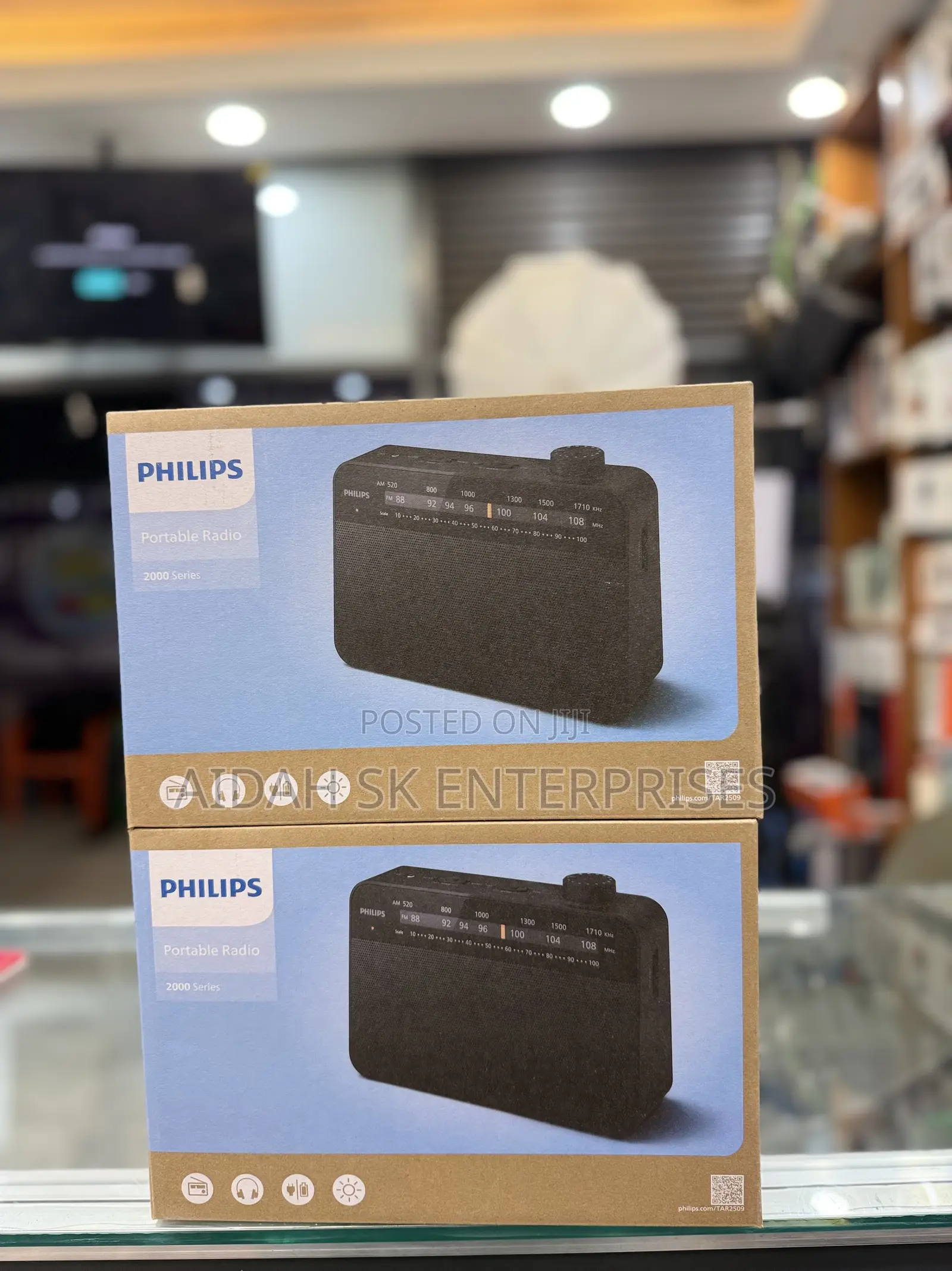 Philips 2000 Series AC/Battery-Operated AM FM Radio