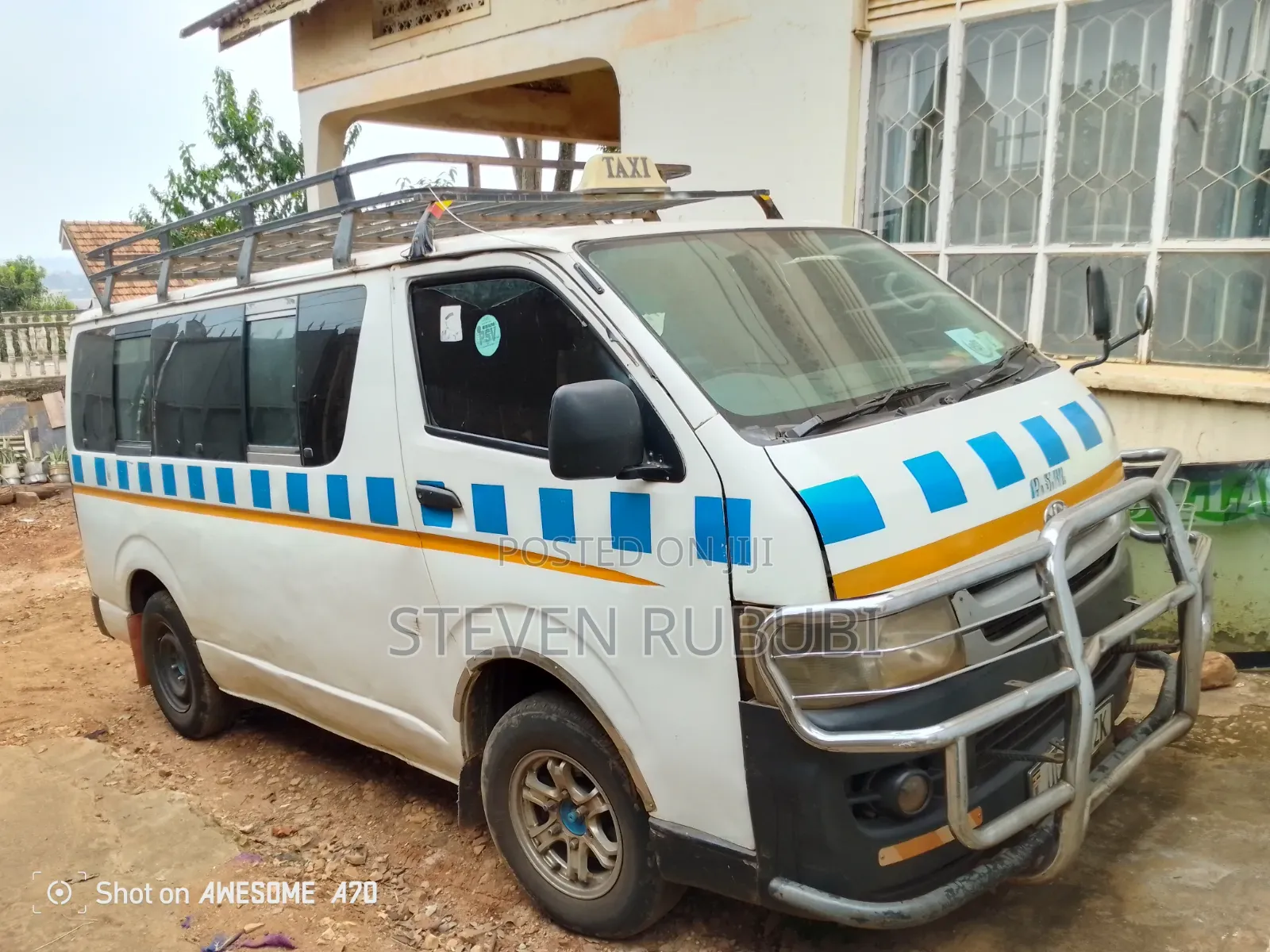 Toyota HiAce 2004 White