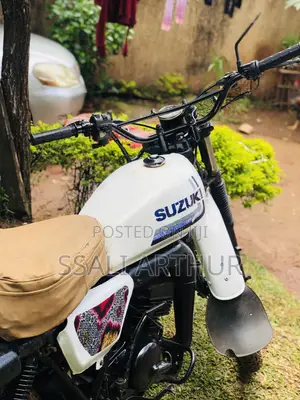 Suzuki Bike 2007 White