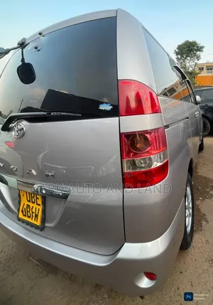 Toyota Noah 2005 Gray