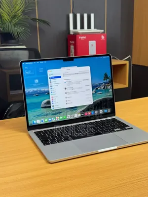 Laptop Apple MacBook Air 2022 M2 16GB Apple M2 SSD 1T