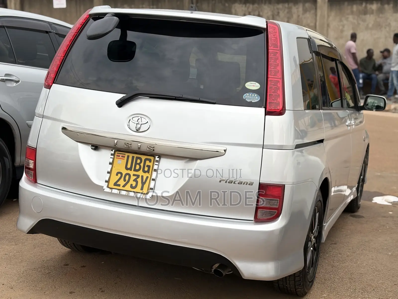 Toyota ISIS 1.8 L 2WD 2010 Silver