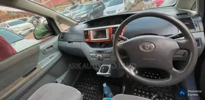 Toyota Noah 2004 Silver