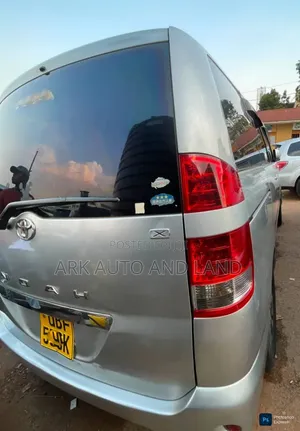 Toyota Noah 2004 Silver