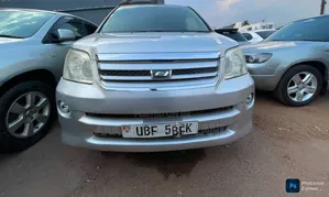 Toyota Noah 2004 Silver