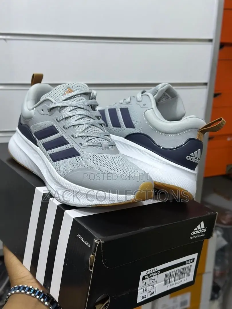 Adidas Sneakers