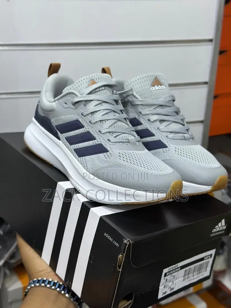 Adidas Sneakers