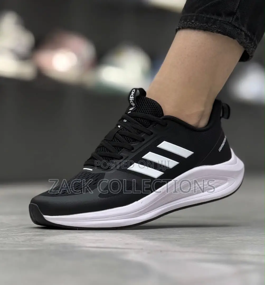 Adidas Sneakers