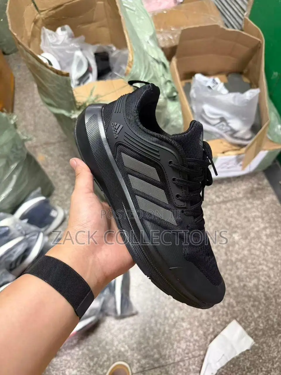 Adidas Sneakers