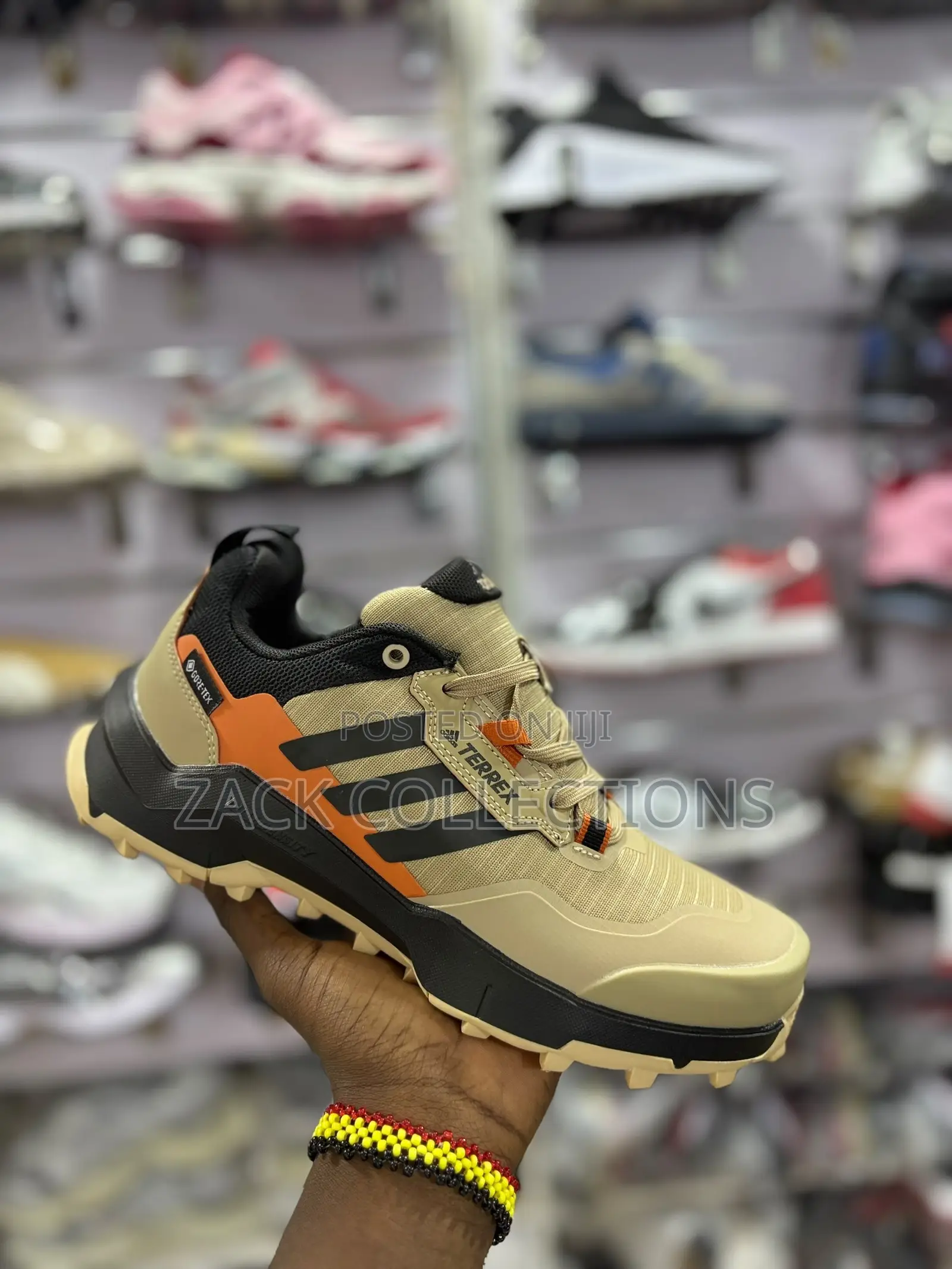 Adidas Sneakers