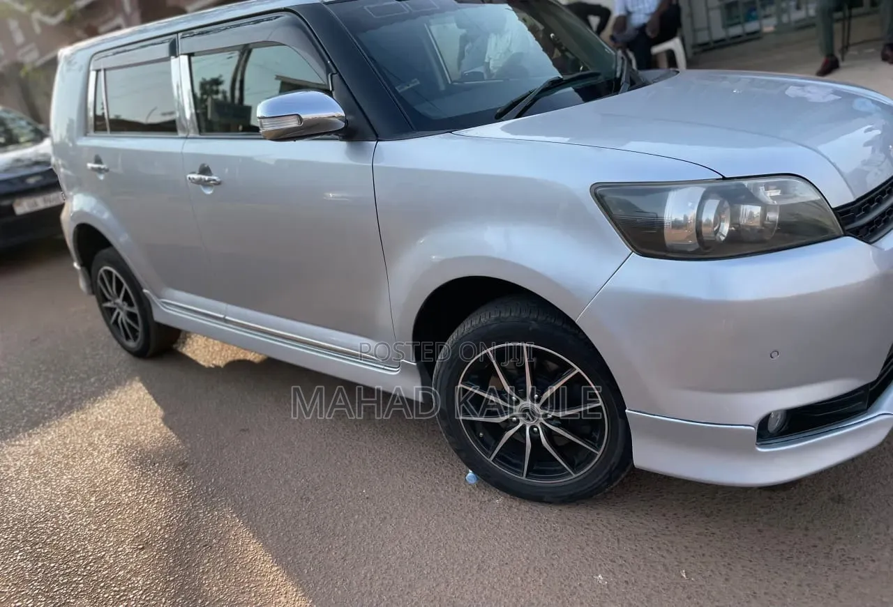 Toyota Corolla Rumion 2012 Silver