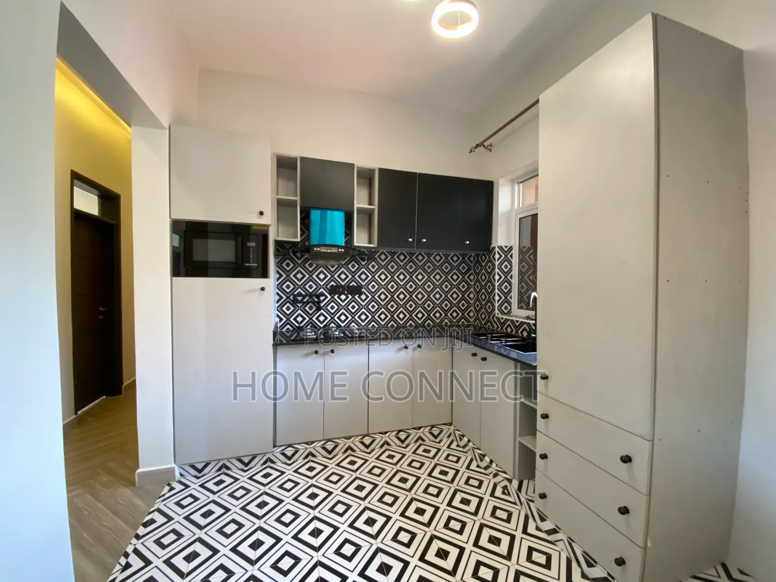 2bdrm Apartment in Muyenga Kironde Road, Central Division for rent