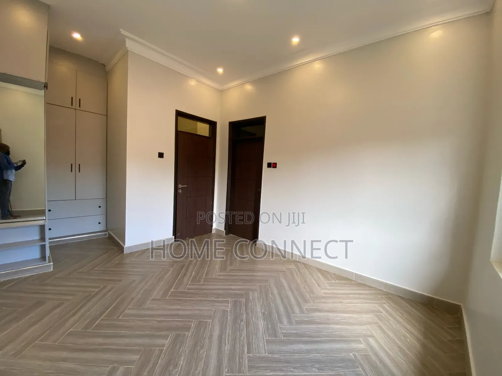 2bdrm Apartment in Muyenga Kironde Road, Central Division for rent
