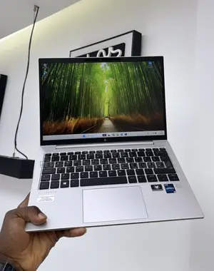 New Laptop HP EliteBook 830 G9 16GB Intel Core i7 SSD 256GB
