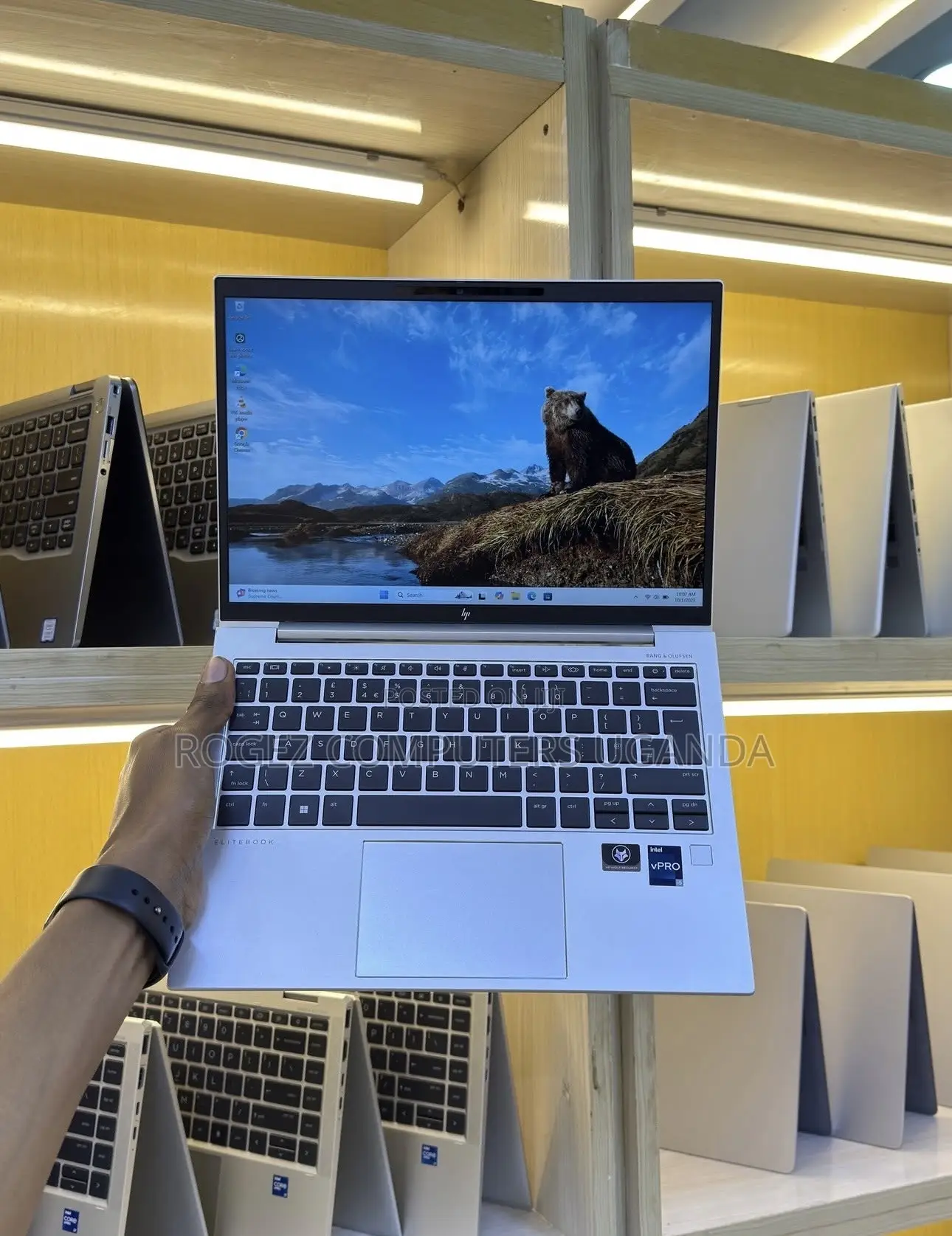New Laptop HP EliteBook 830 G9 16GB Intel Core i7 SSD 256GB