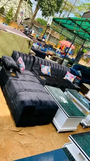 Black 5 Seater L With 3 Cup Holders