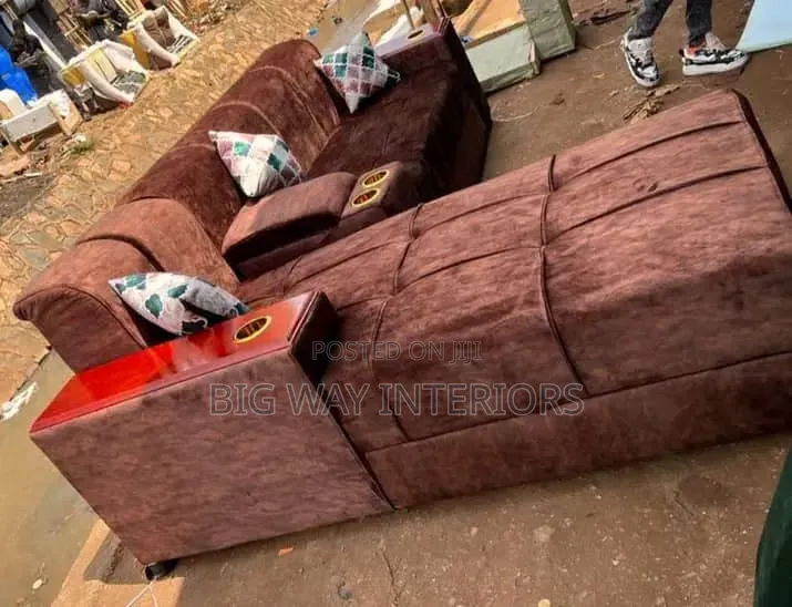 Black 5 Seater L With 3 Cup Holders