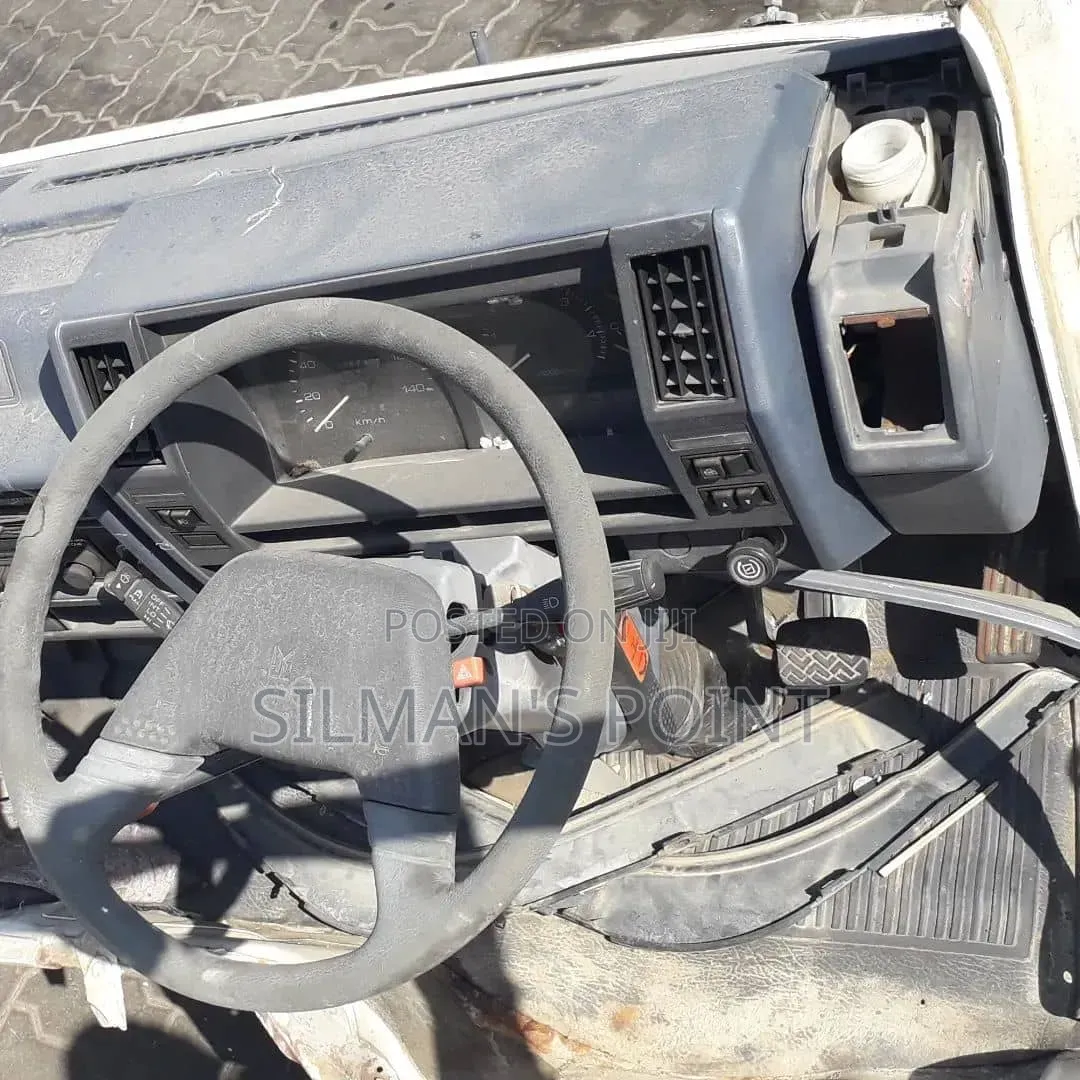 Mitsubishi Fuso Canter Half Cut