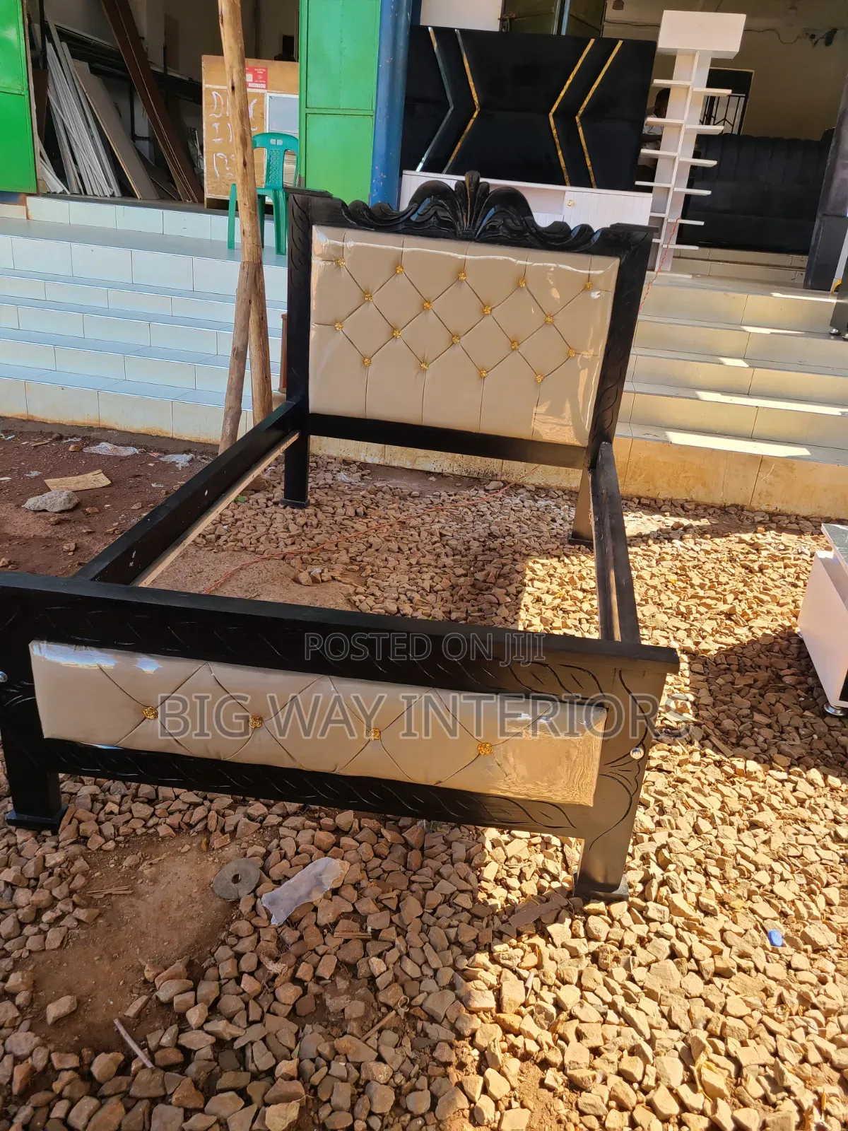Unbranded 4by6 Bed Cream and Black