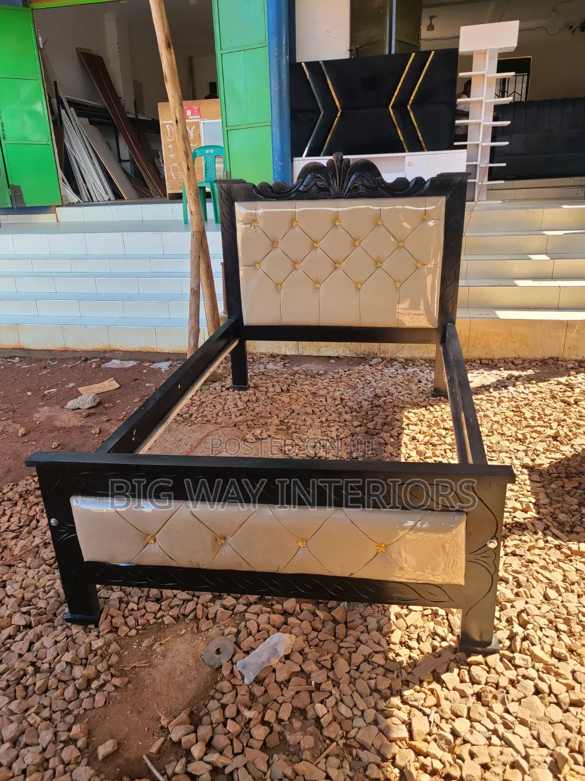 Unbranded 4by6 Bed Cream and Black