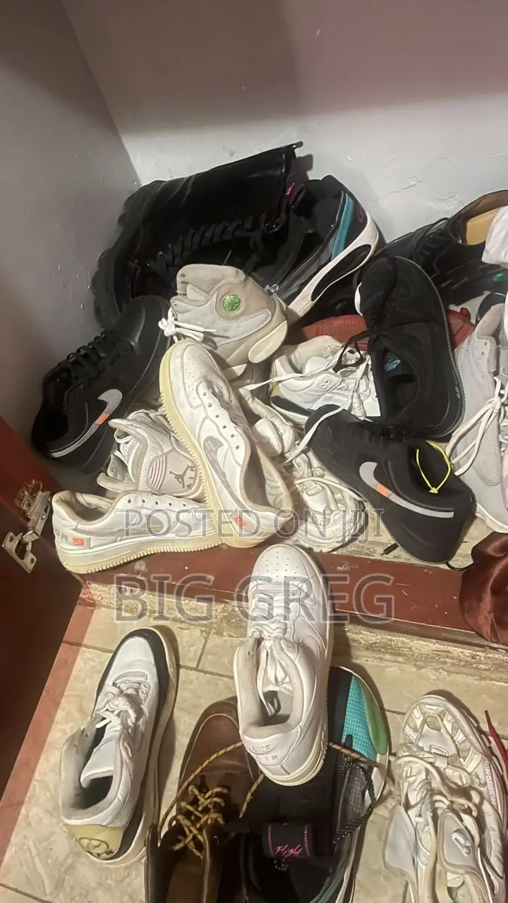 Shoes/Sneakers