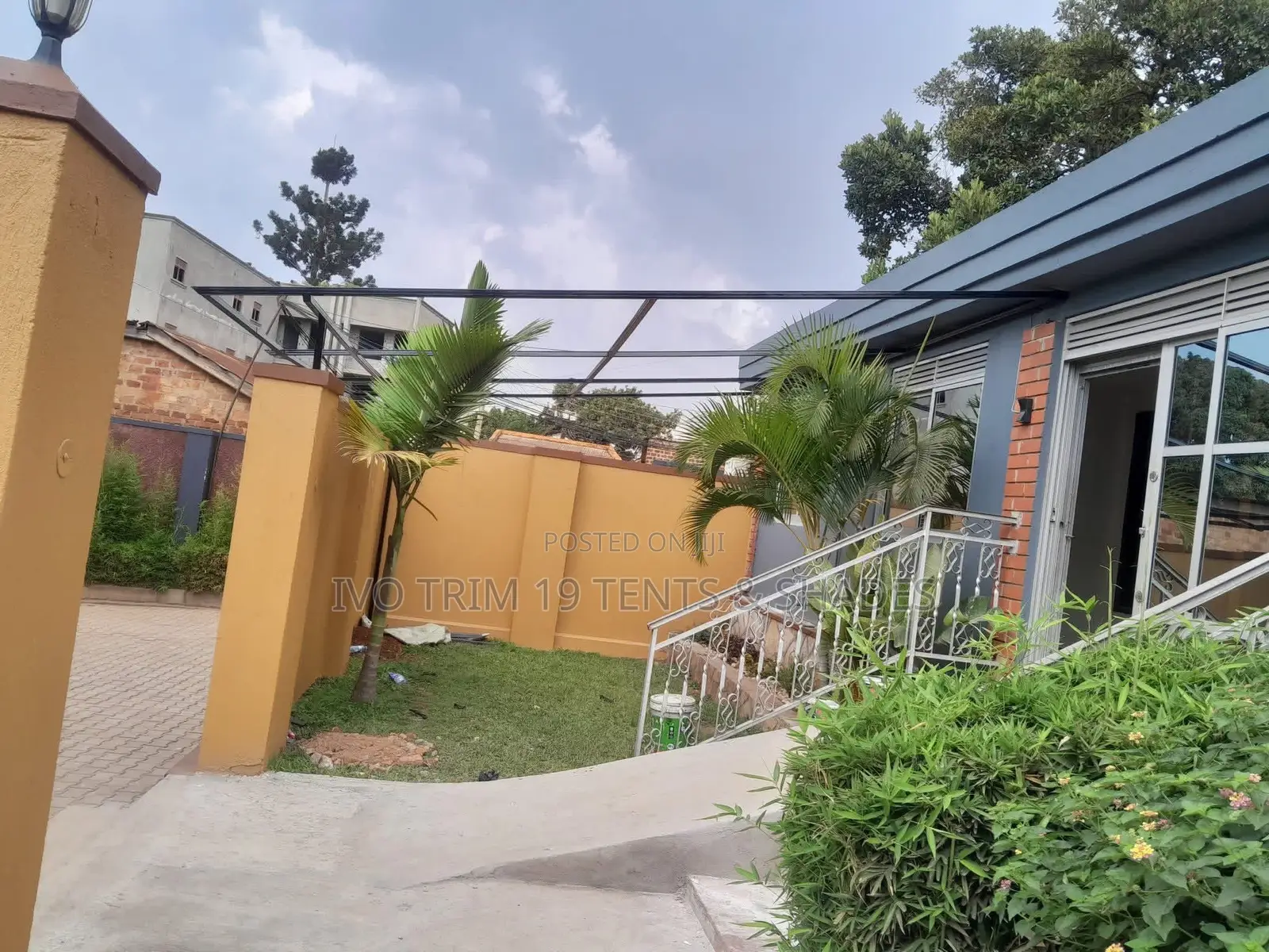 Flat-Slope Permanent Veranda Shade