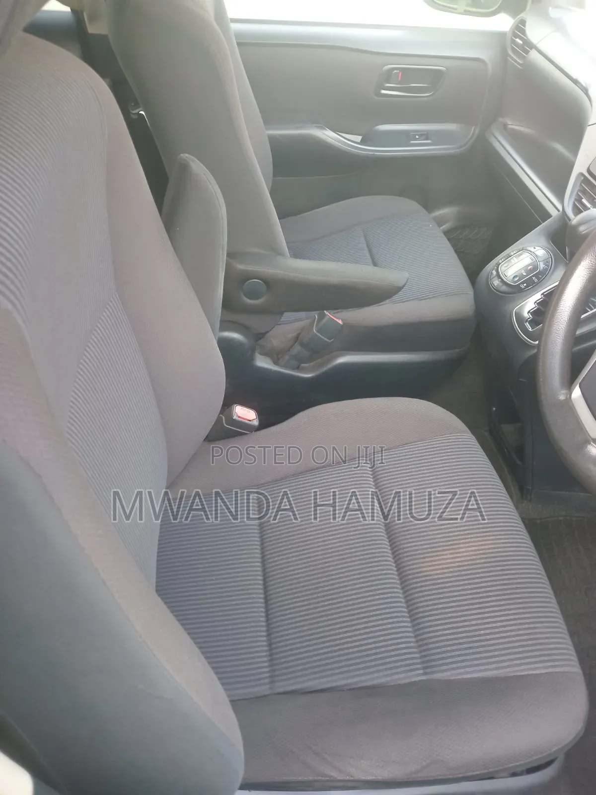 Toyota Noah 2014 Silver