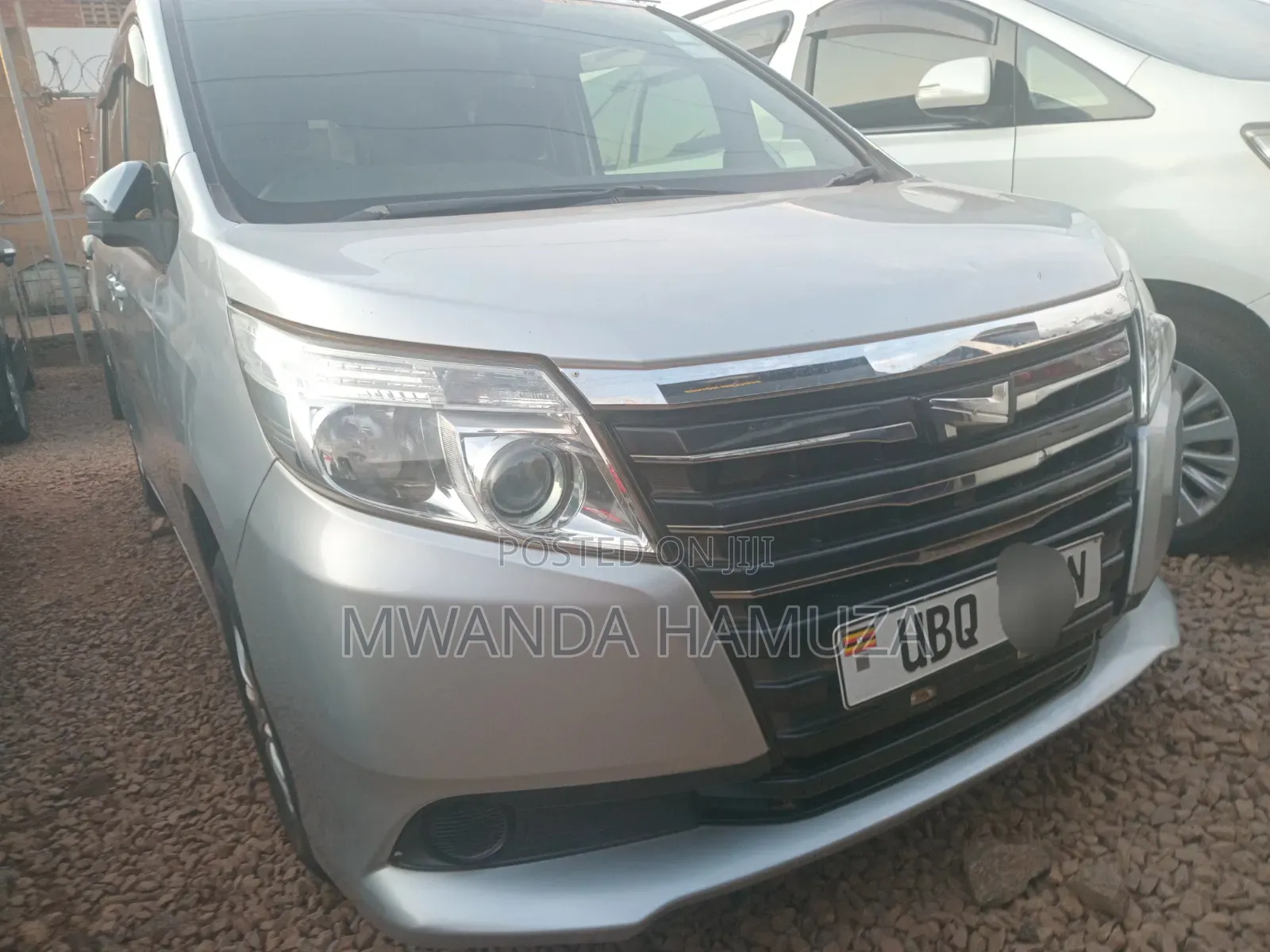 Toyota Noah 2014 Silver