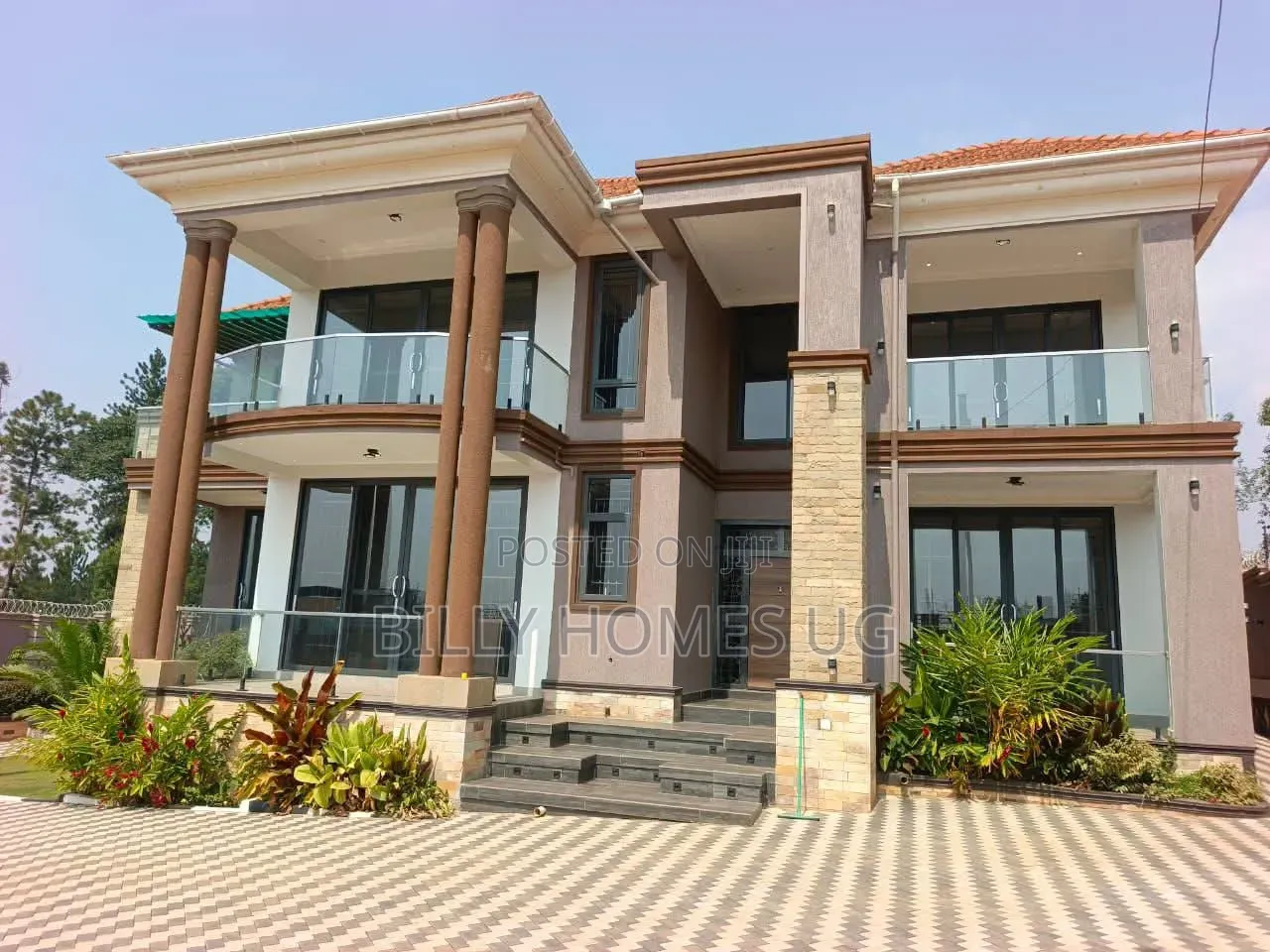 6bdrm Mansion in Kira for sale
