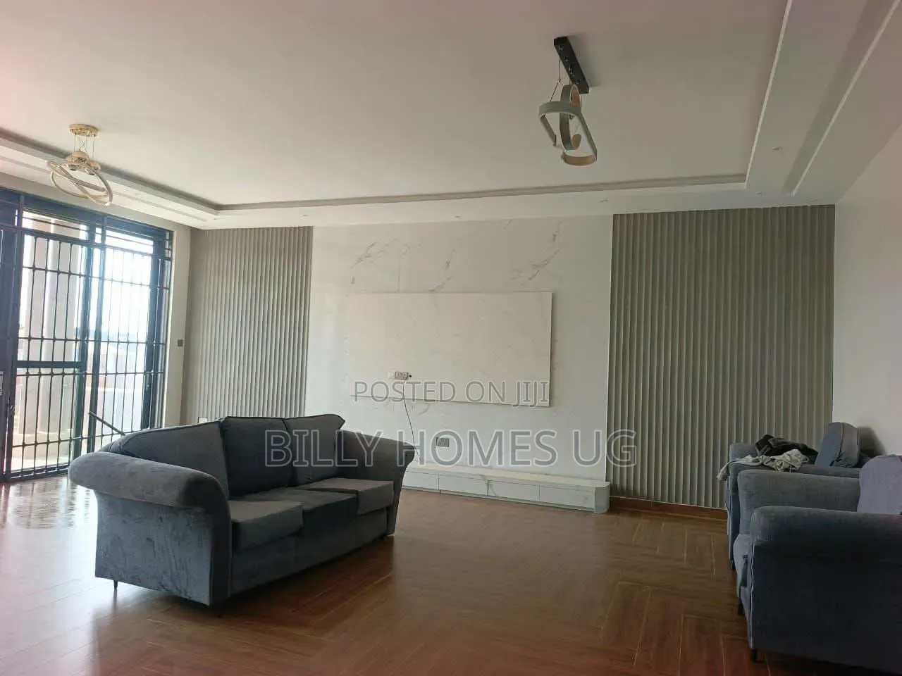 6bdrm Mansion in Kira for sale
