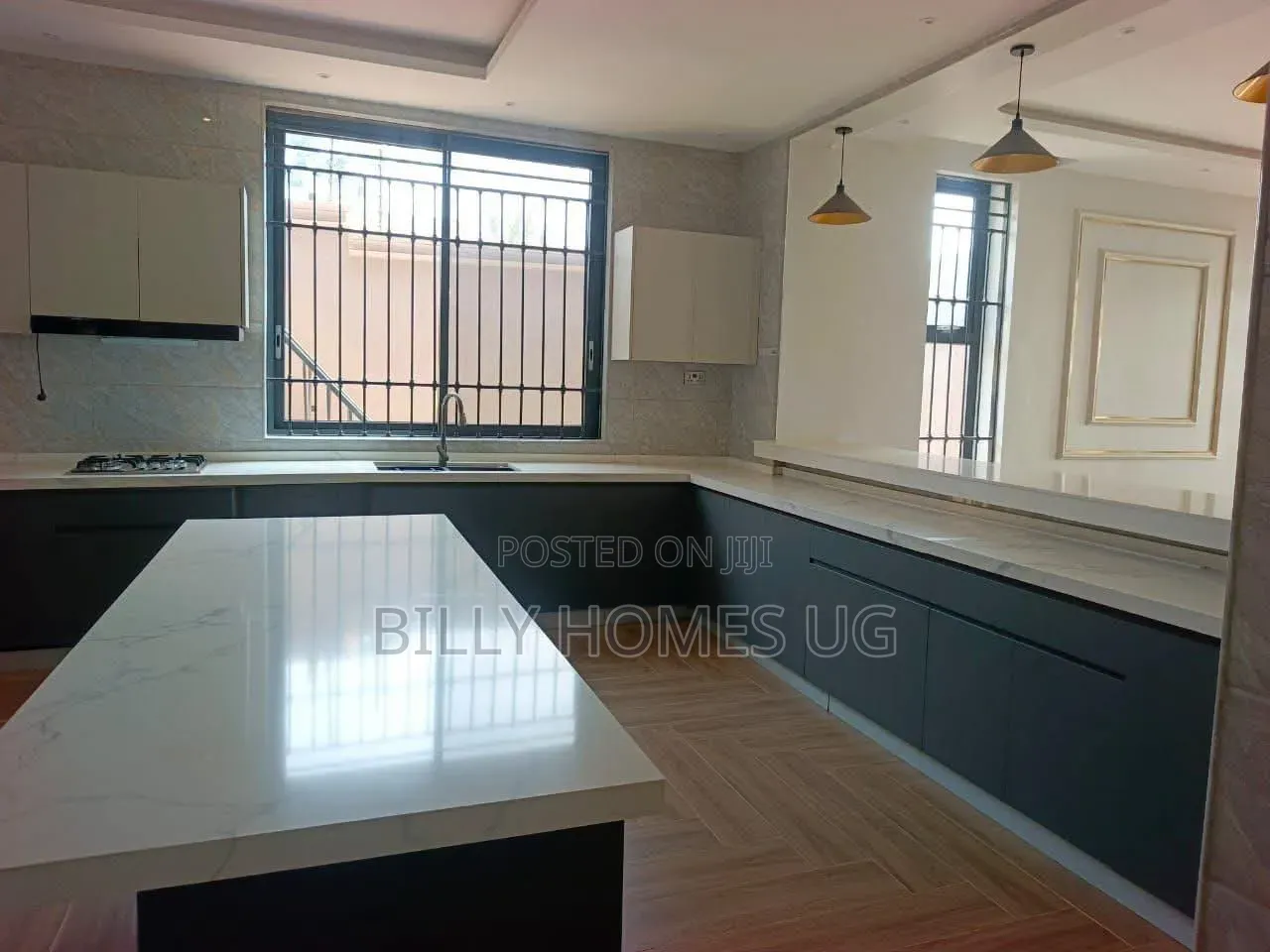 6bdrm Mansion in Kira for sale