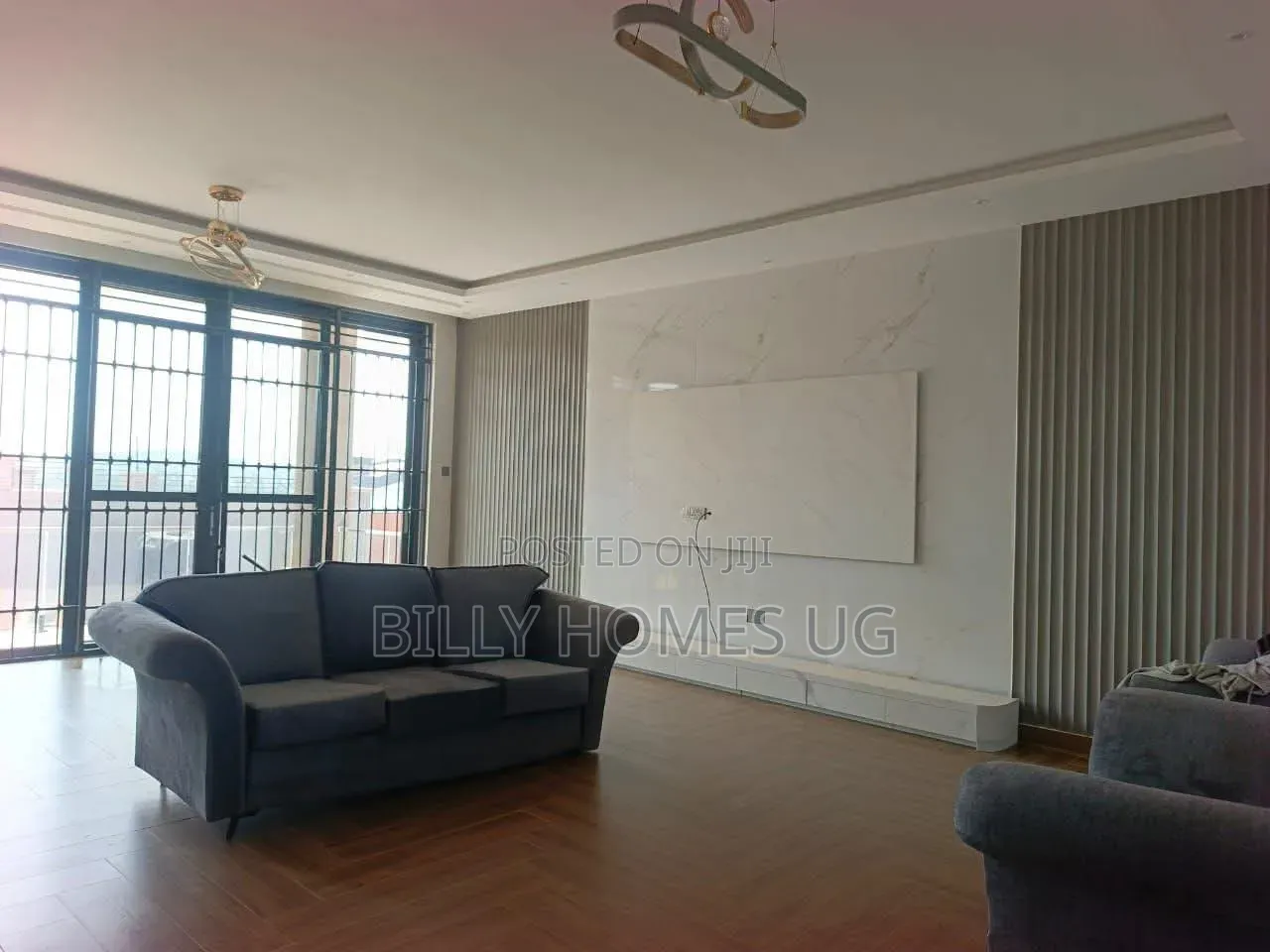 6bdrm Mansion in Kira for sale