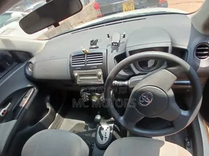 Toyota IST 2010 White