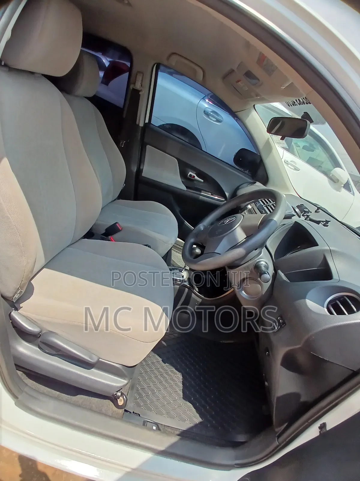Toyota IST 2010 White