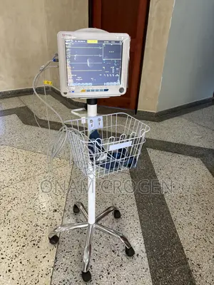 Patient Monitor ‘With Trolley. 761