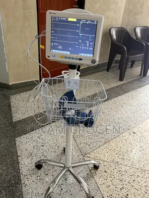Patient Monitor ‘With Trolley. 761