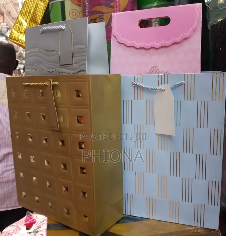 Gift Bag Carriers