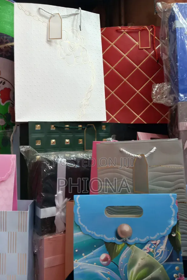 Gift Bag Carriers