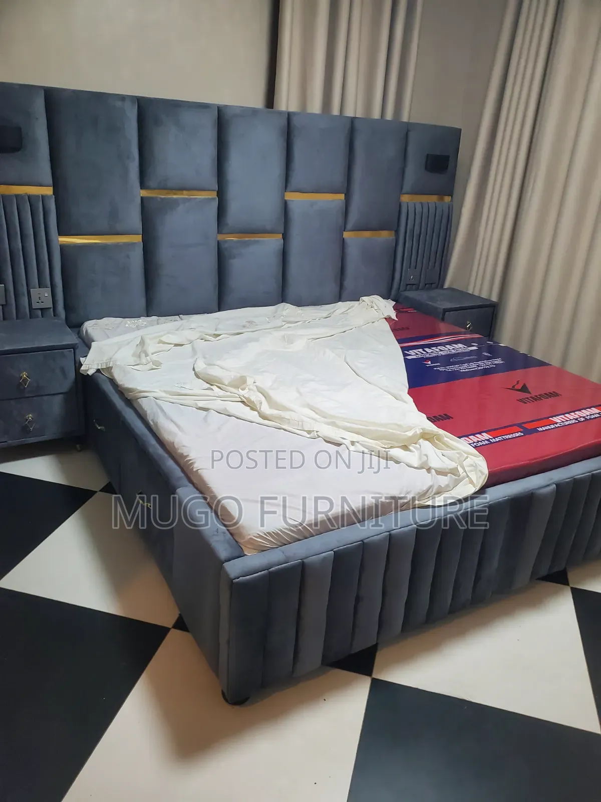 Extra Luxurious Kings Size Bed